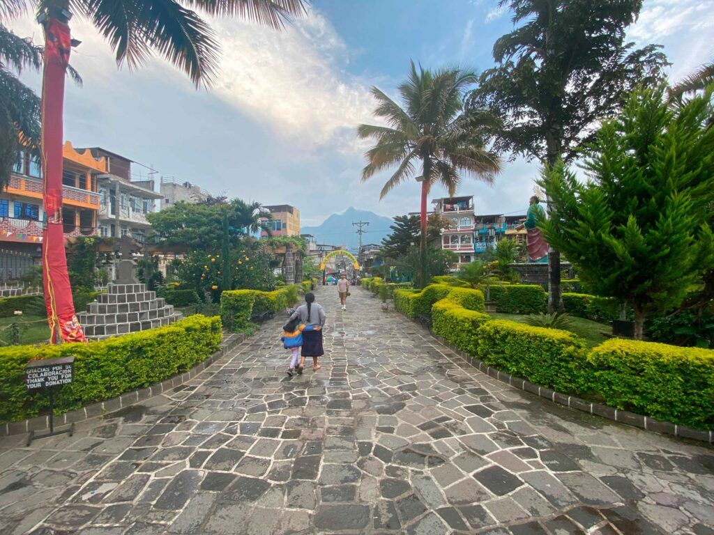 park san pedro la laguna lake atitlan spansh school