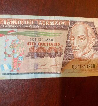 100 quetzales money guatemala lake atitlan